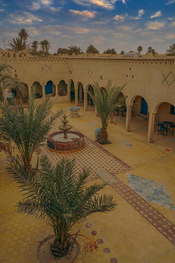 Auberge Les Roches Merzouga Exteriör bild