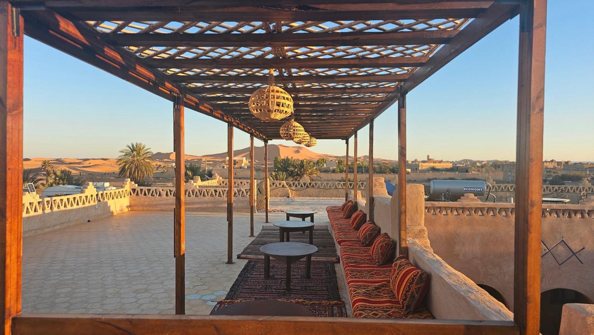 Auberge Les Roches Merzouga Exteriör bild