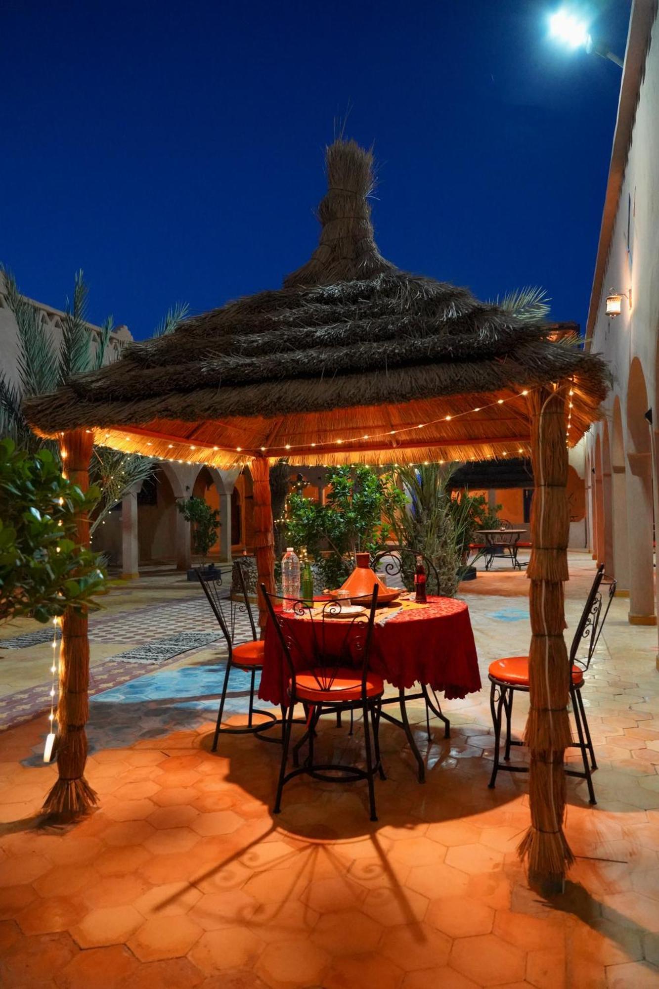 Auberge Les Roches Merzouga Exteriör bild