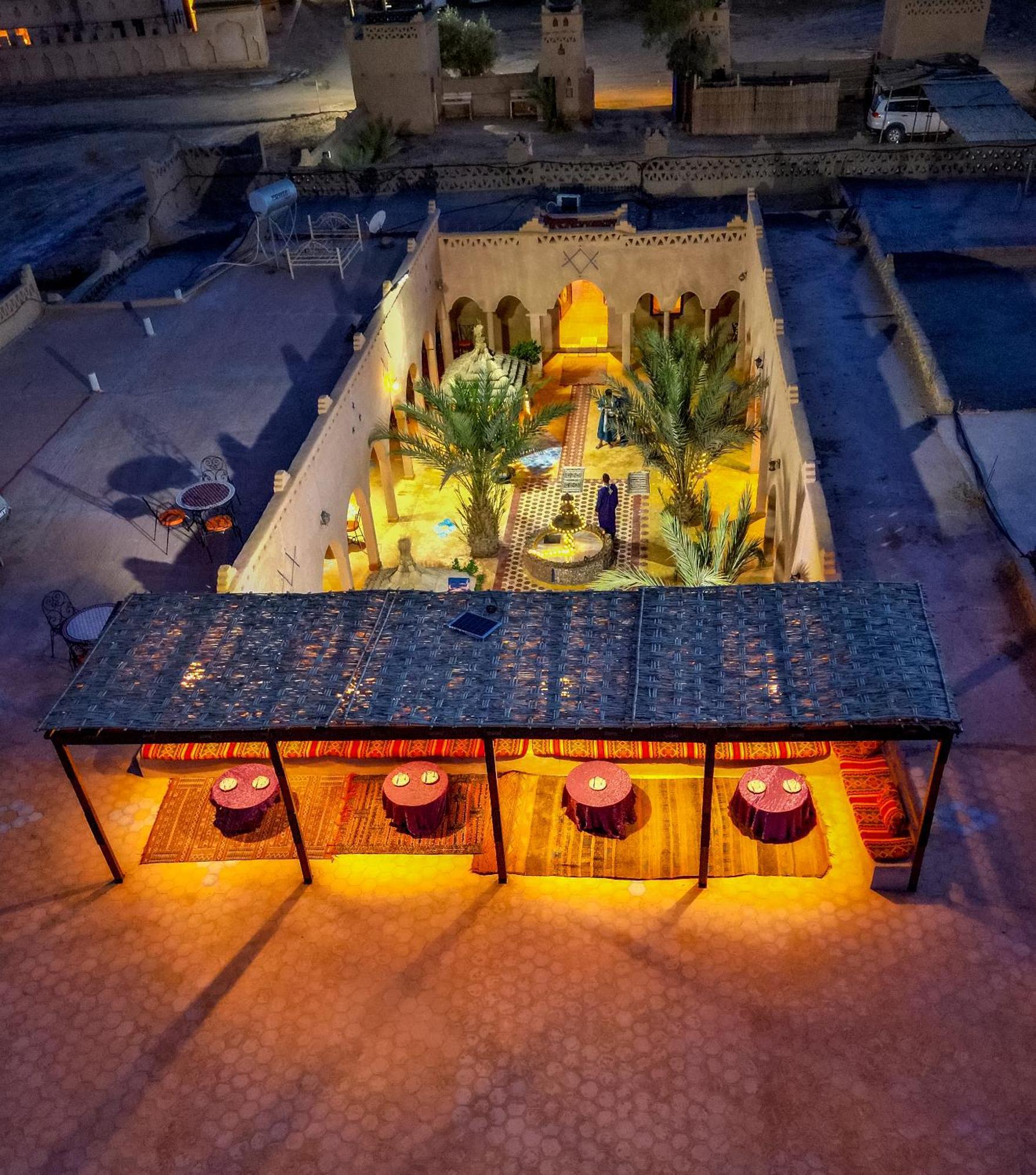 Auberge Les Roches Merzouga Exteriör bild
