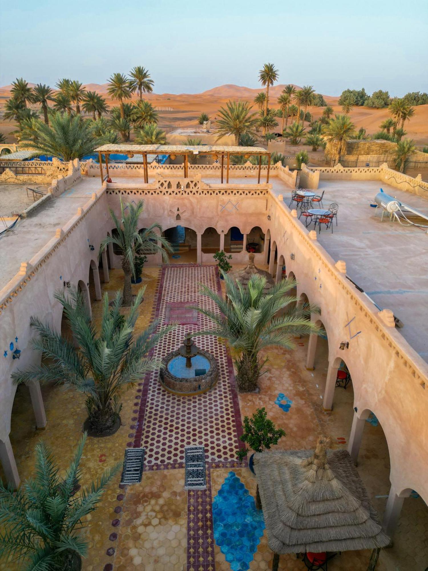 Auberge Les Roches Merzouga Exteriör bild